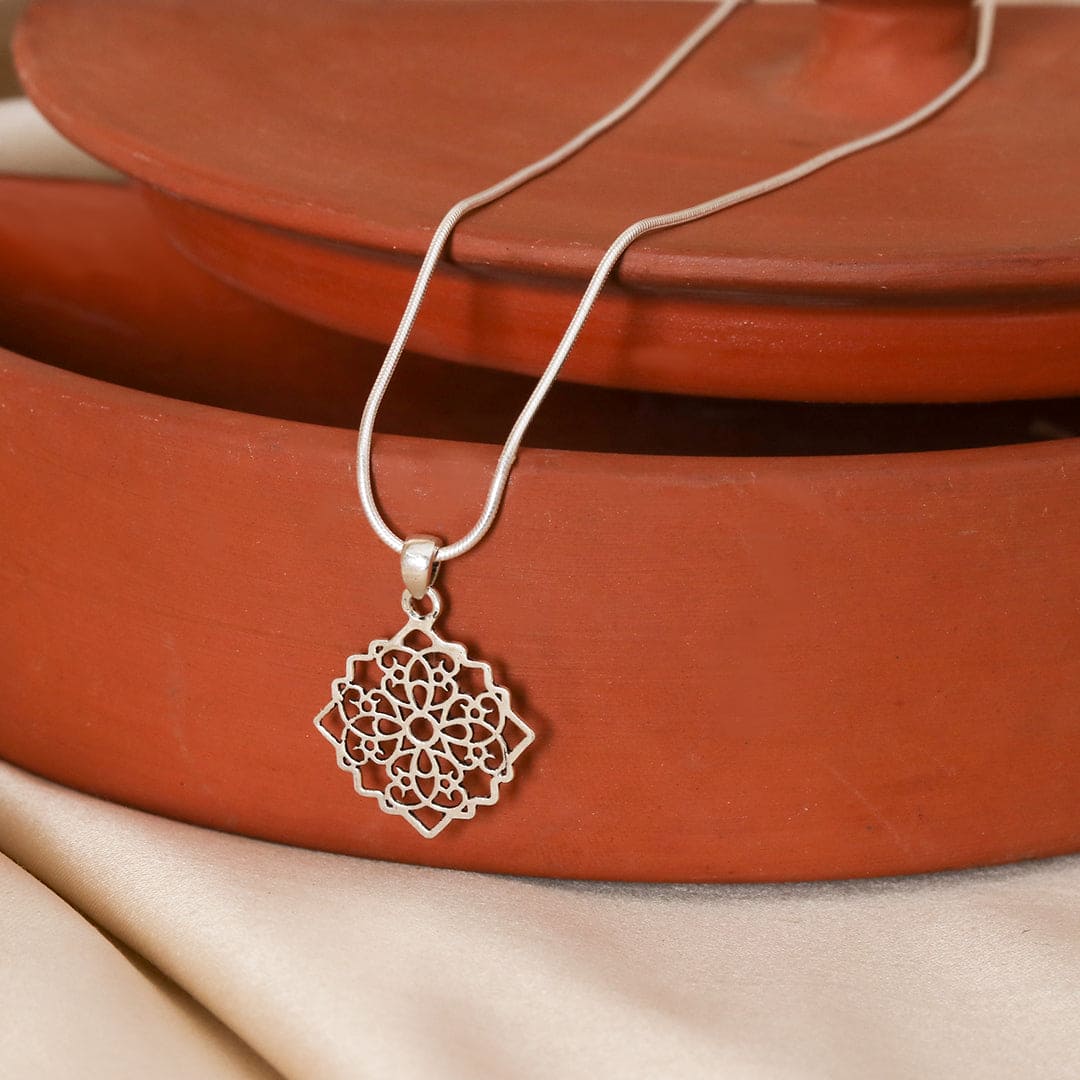Pratha Pendant – Style 289