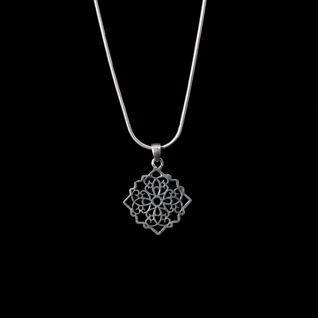 Pratha Pendant – Style 289